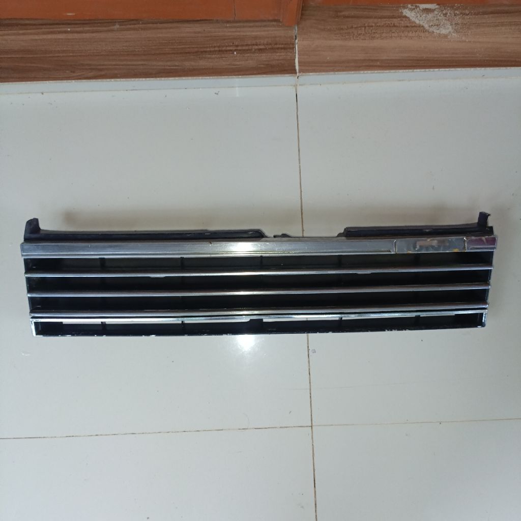 GRILL BUMPER DEPAN TOYOTA CORONA EX SALOON ORIGINAL