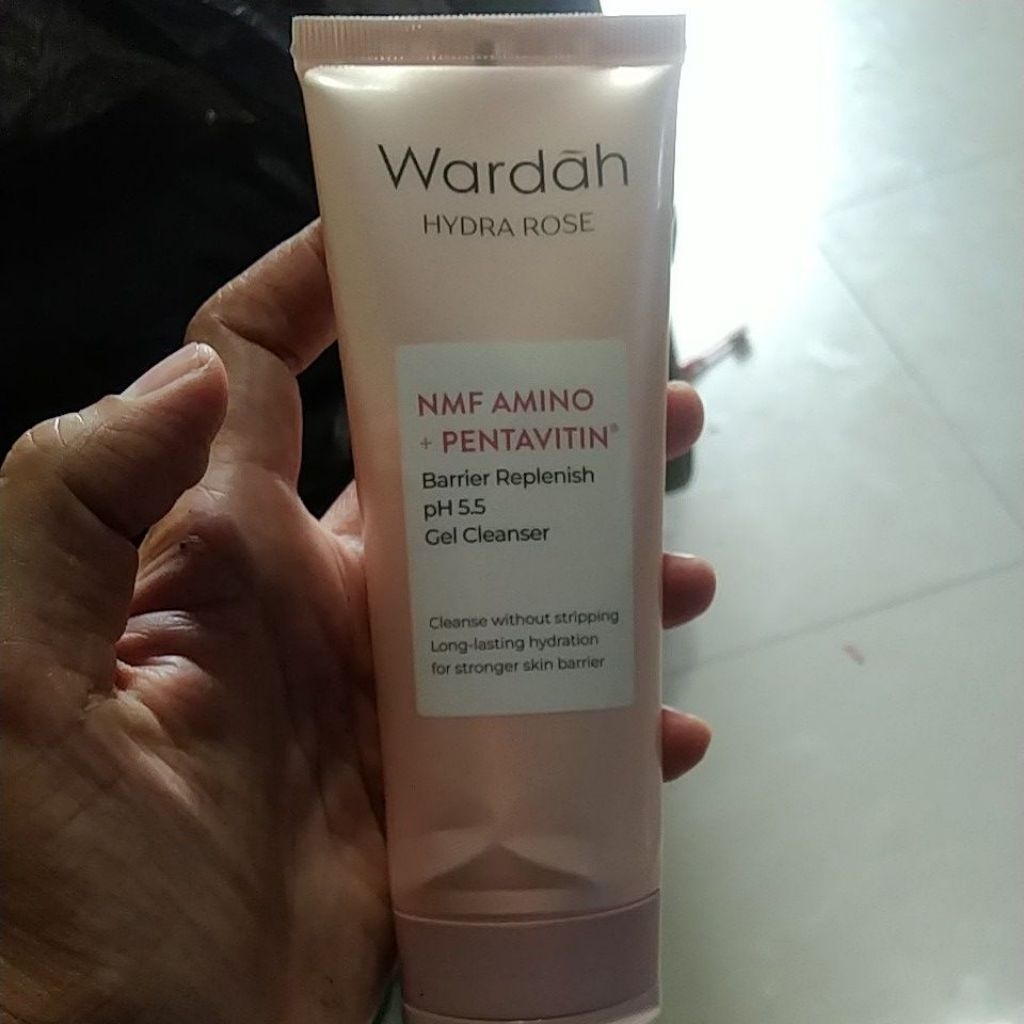 wardah facial wash