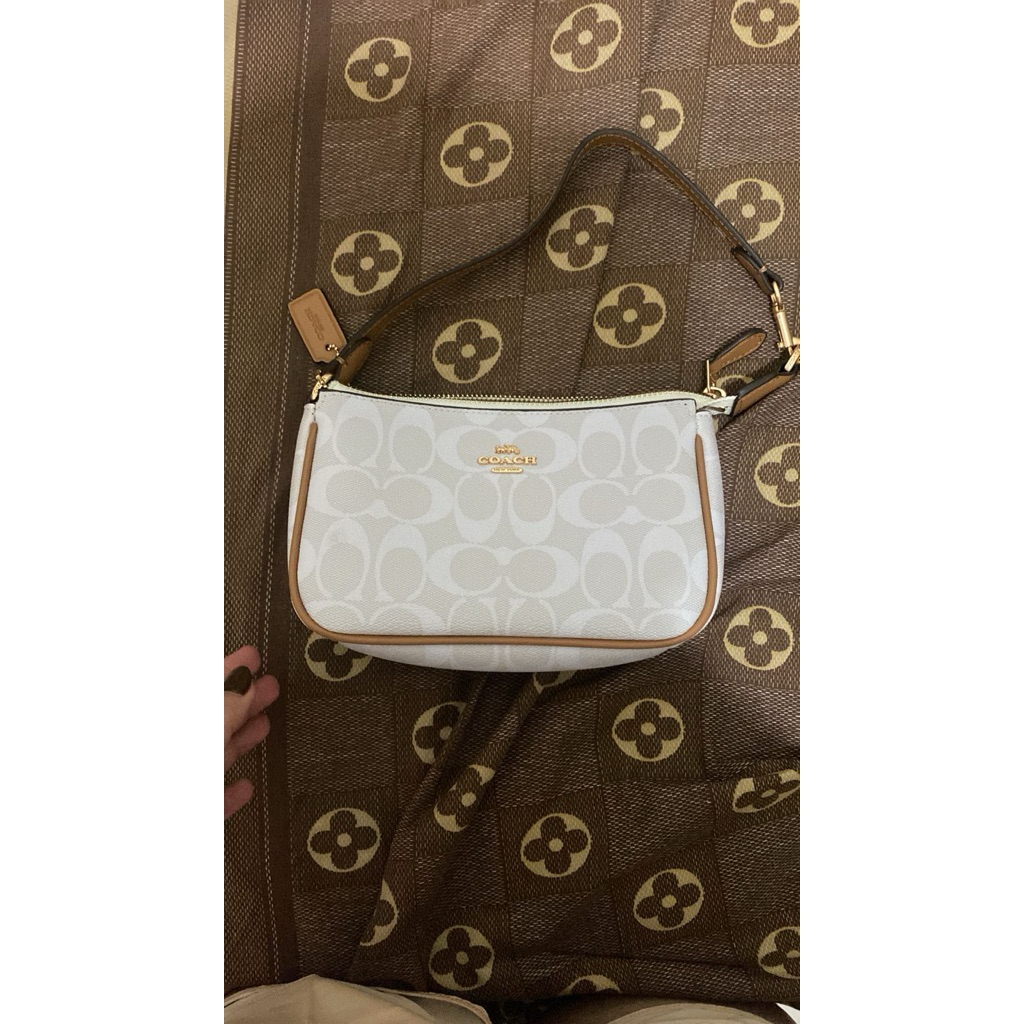 PRELOVED Coach Nolita 19