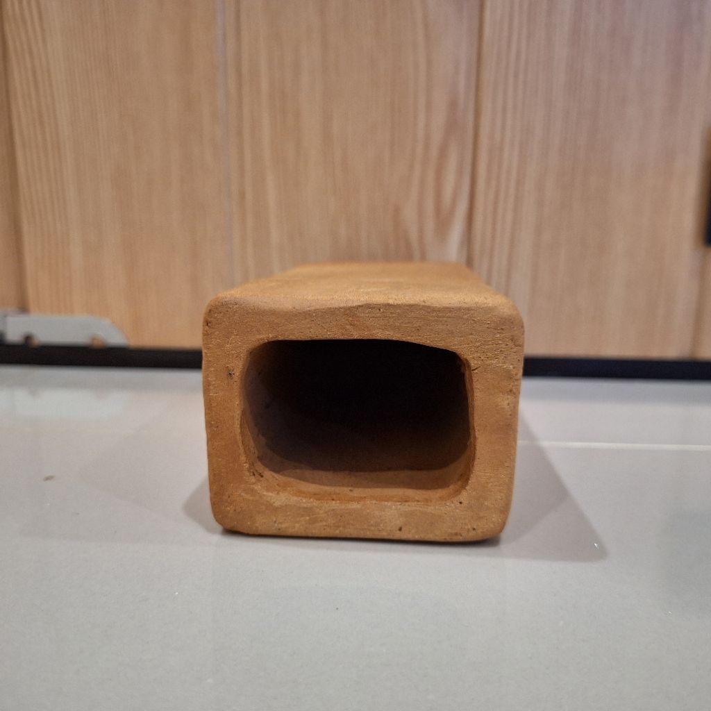 M.A.D Small Pleco Cave Kotak Persegi Panjang Gerabah Tanah Liat untuk Pleco Hypancistrus Zebra