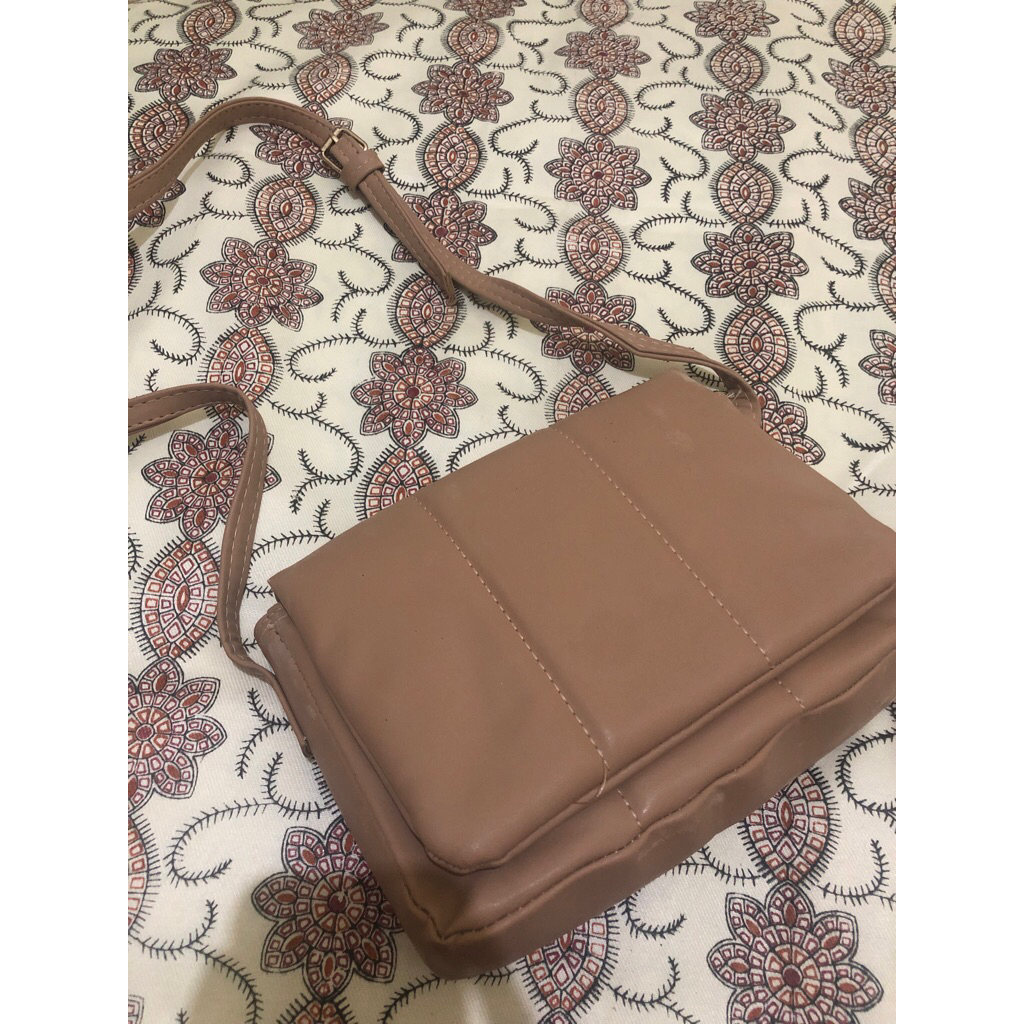 preloved tas selempang clarissa