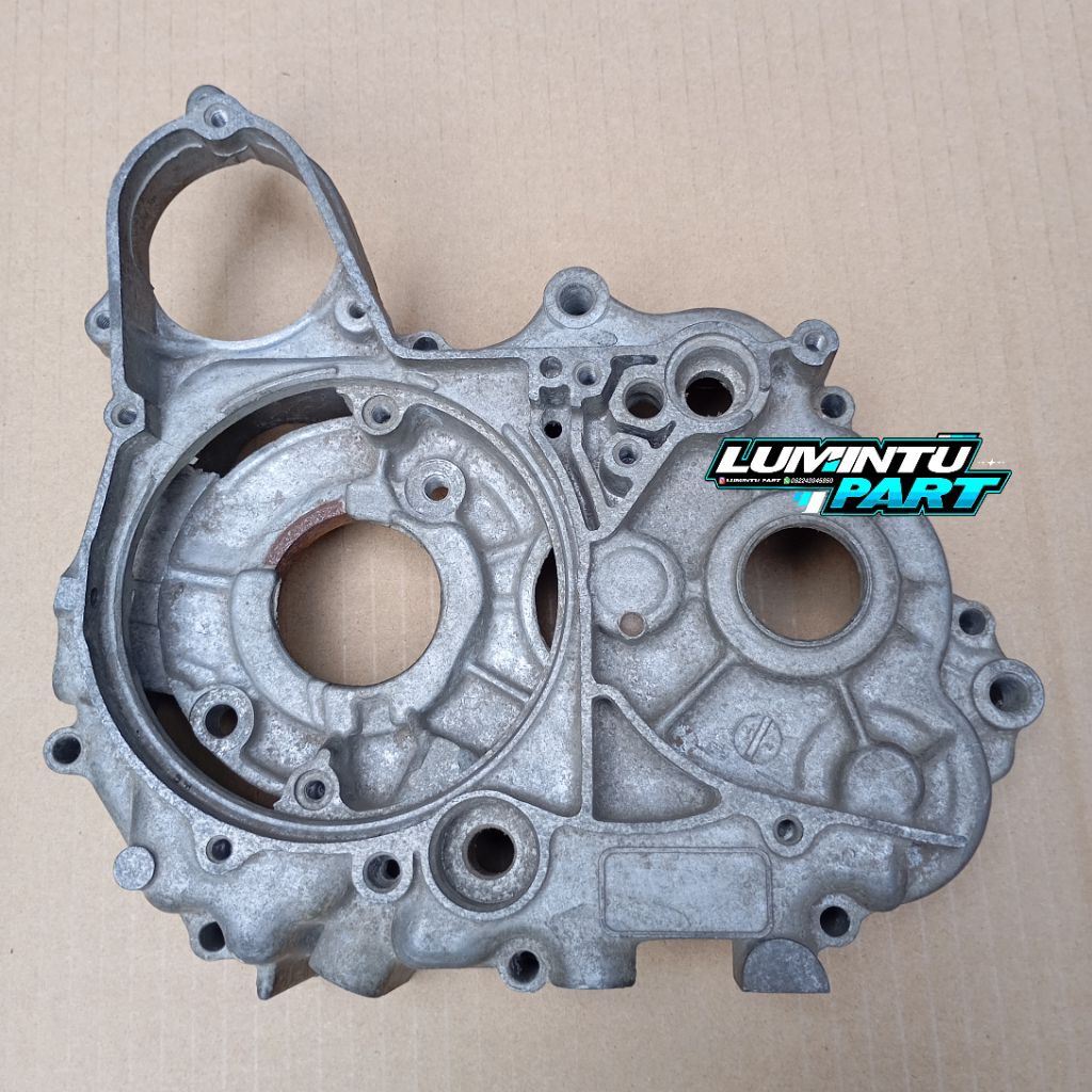 Crankcase kiri Honda pispot C70 original NOS Made in Japan Krengkes kiri Honda pispot C70 double sta