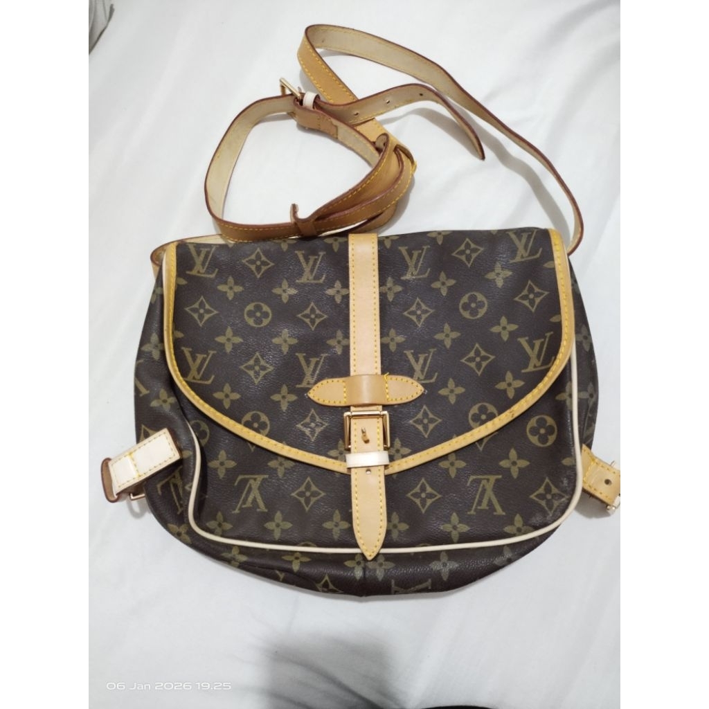 tas selempang VINTAGE Monogram Louis Vuitton Saumur BB