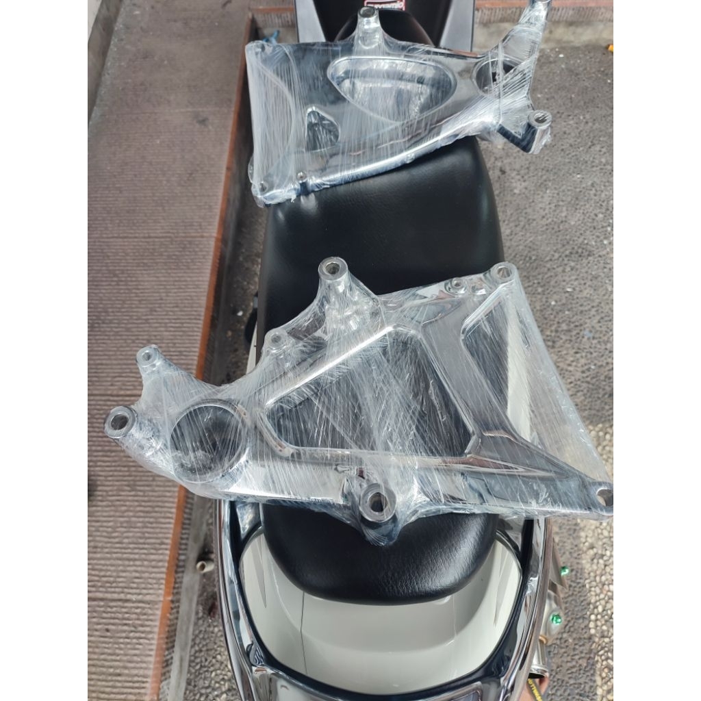 SWING ARM VARIO 160 CHROM (abs) ORIGINAL 52100-K2S-N00