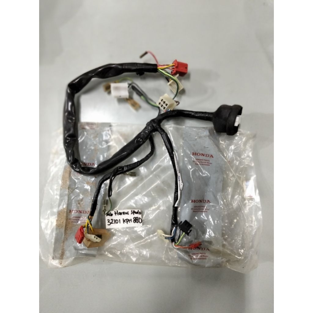 Kabel body speedometer atau Sub harness speedometer untuk motor Karisma X Part number 32101KPH880