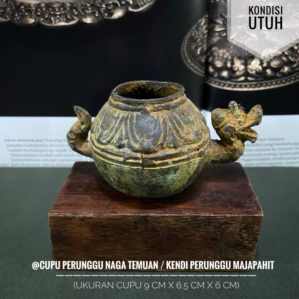 Cupu Perunggu Naga Temuan Era Majapahit atau Kendi Perunggu Naga atau Wadah Perunggu Temuan atau Guc