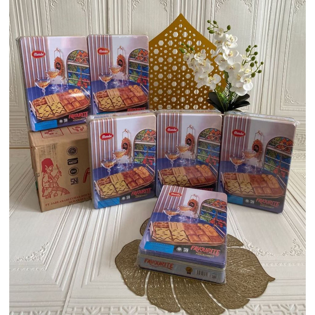 Monde Favourite Kaleng 575 Gram