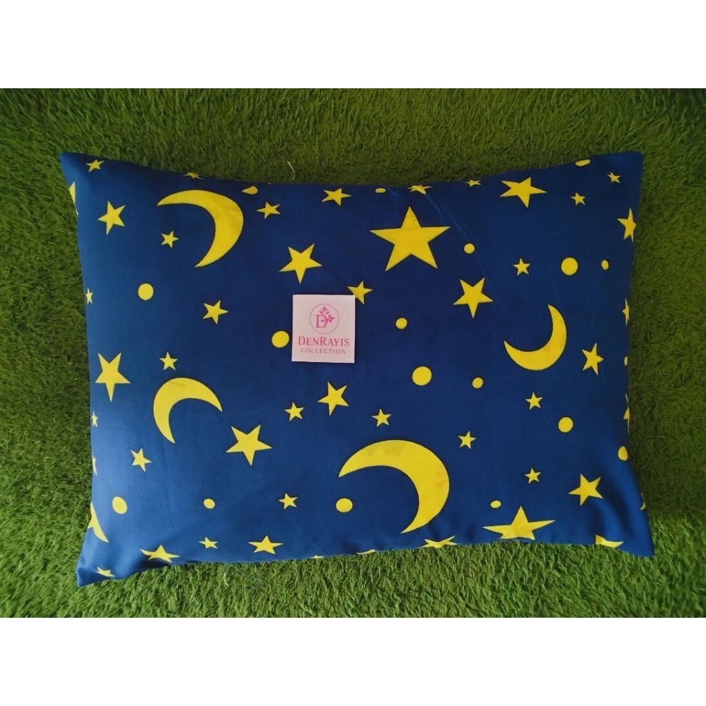 sarung bantal tidur resleting motif bulan bintang