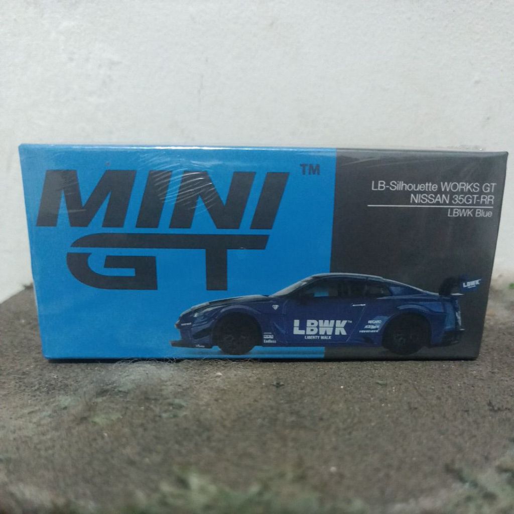 Mini GT//299 LB-Silhouette Works GT Nissan 35GT-RR Ver.2 LBWK Blue - Free Protektor