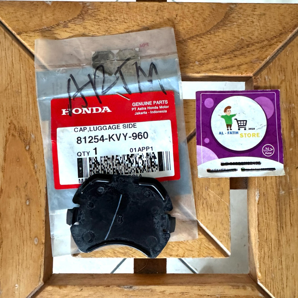 Cover Tutup Cap Kecil Bagasi Beat Karbu Original AHM 81254-KVY-960
