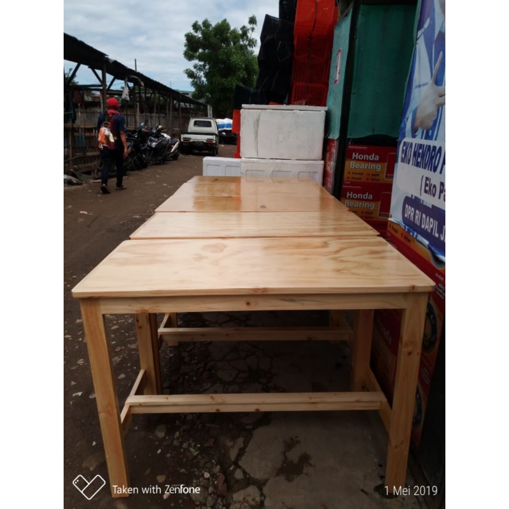 meja makan 80x60x75cm