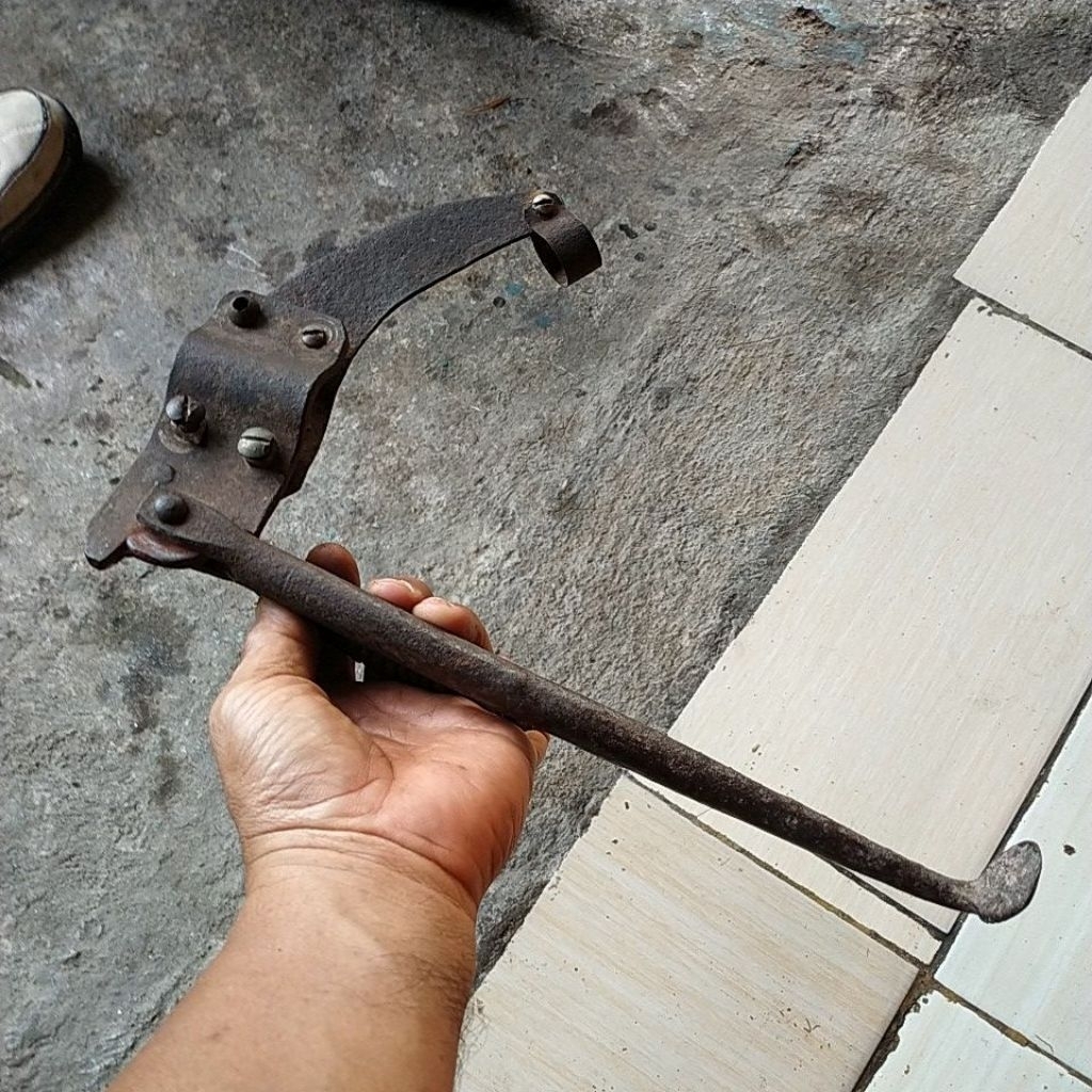 standar samping sepeda onthel tua lawasan