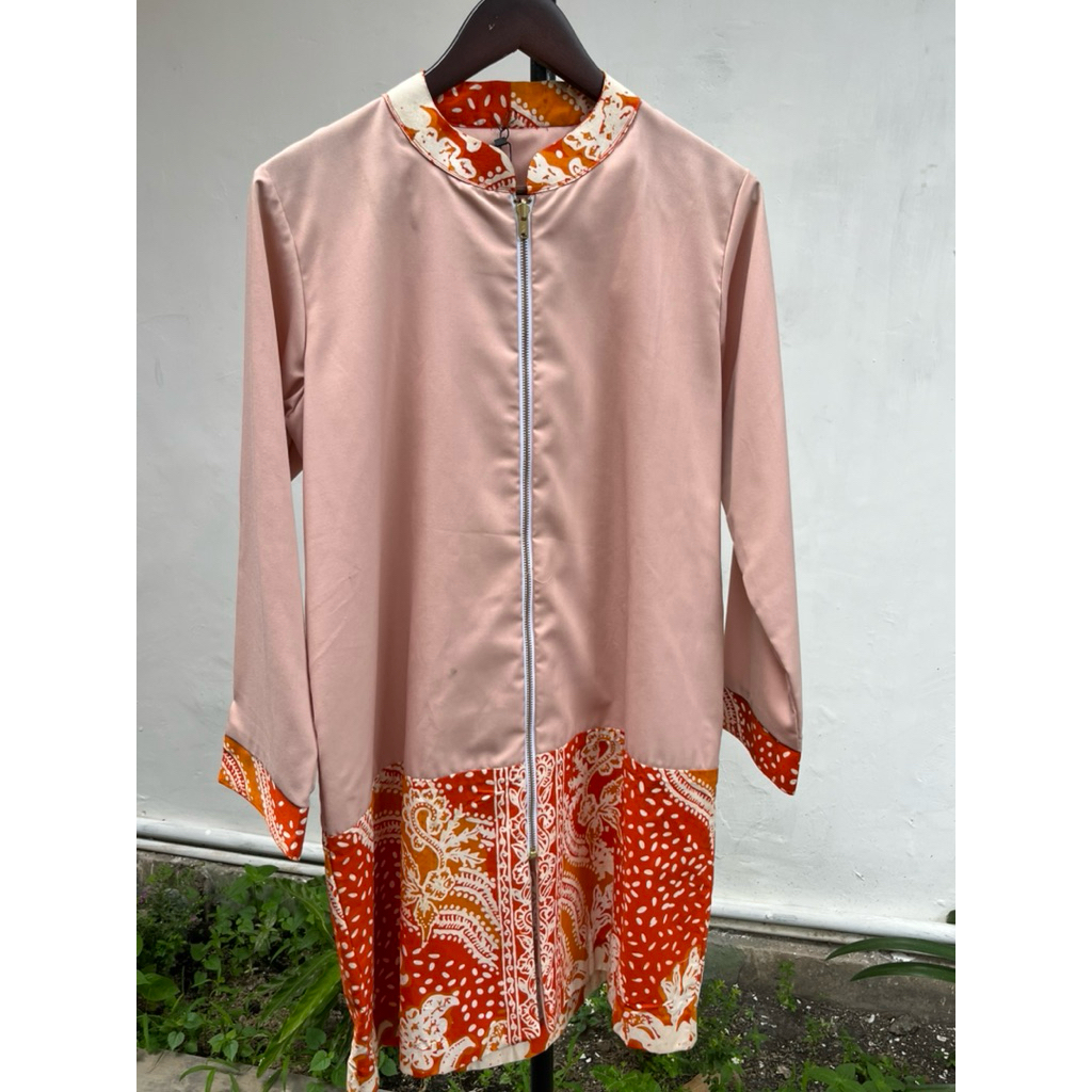 Long Outer Batik Tulis Resleting Depan – Outer Batik Wanita Premium Handmade Modern