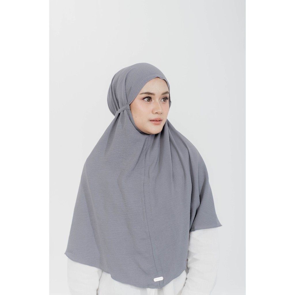 Laniya - Maysa ( Hijab Bergo Cringkle Grey)