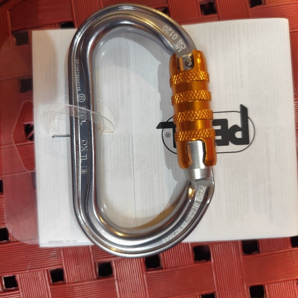 Carabiner Petzl OK TRIACT-LOCK