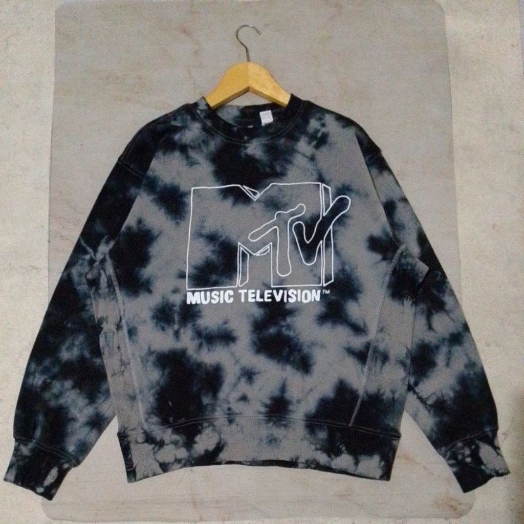 Crewneck H&M Coleb MTV Vintage