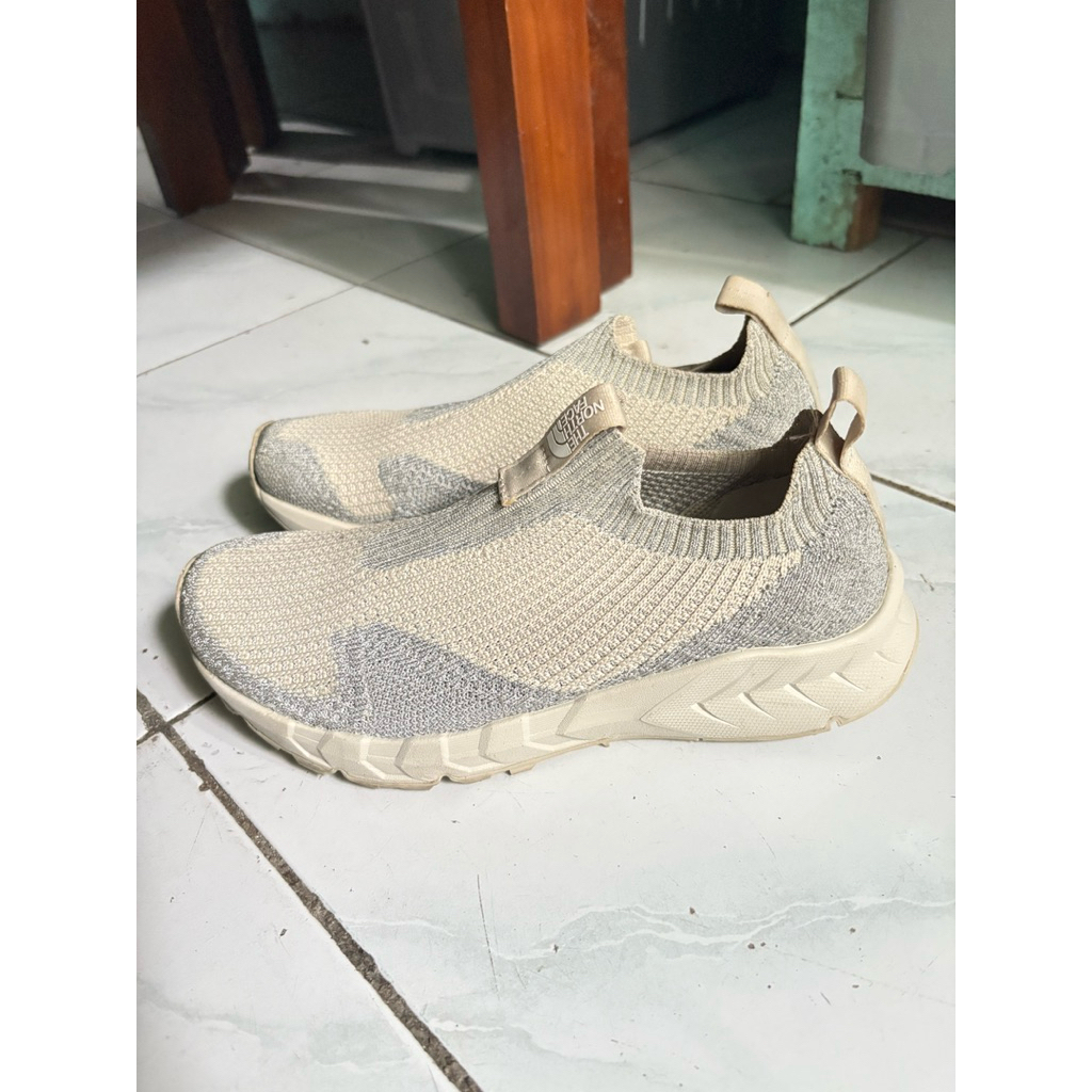 sepatu the north face sz 38 original