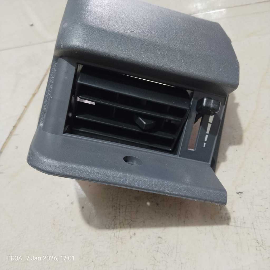 Panel AC Kisi-Kisi KANAN RH L300 Mitsubishi Mobil Asli Car