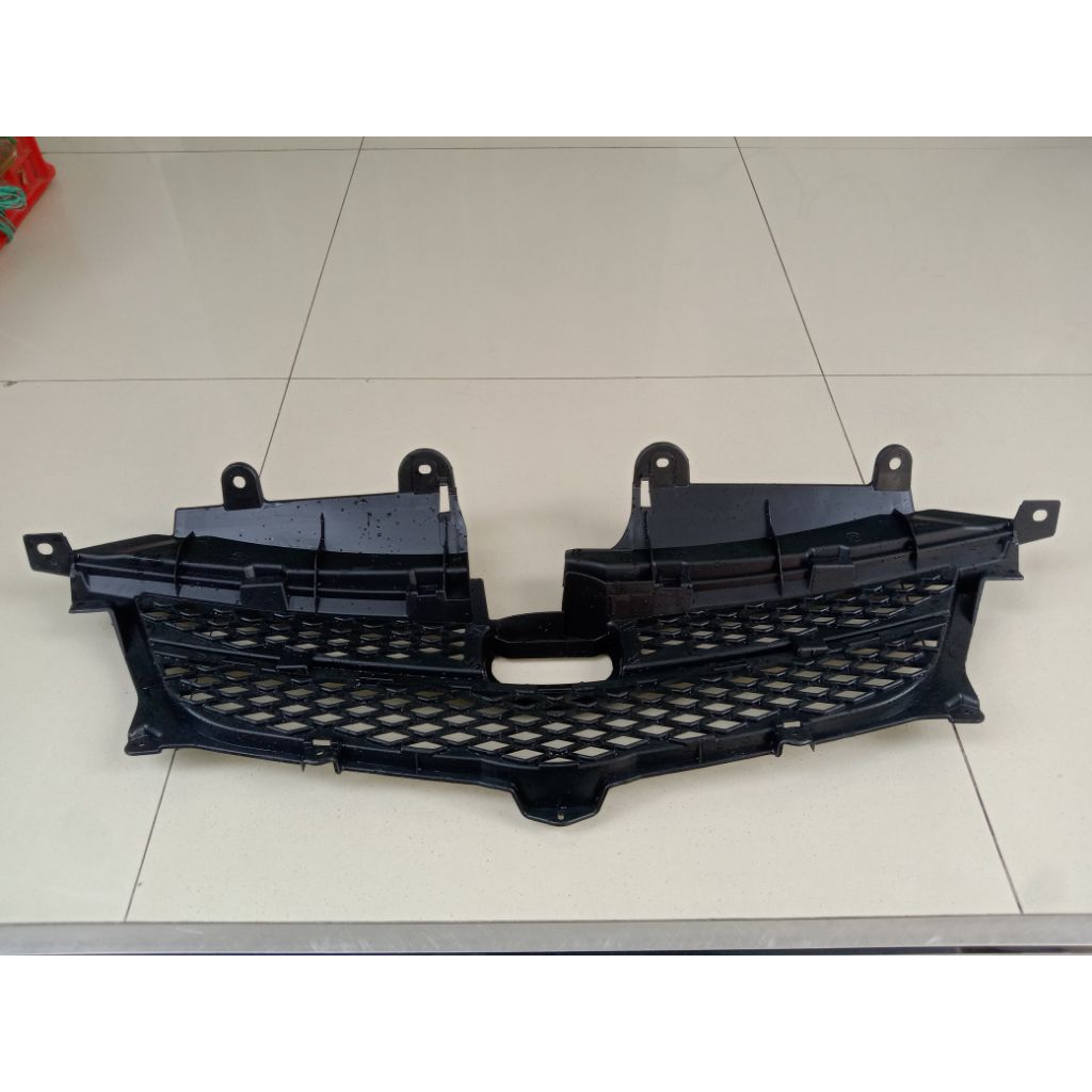 base grill Avanza Xenia lama