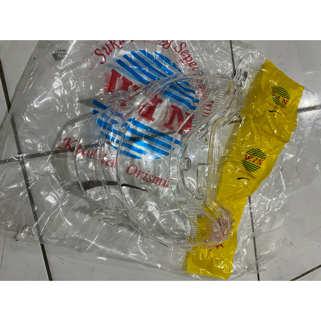 mika lampu depan gear 125 merk win kaca lampu yamaha gear