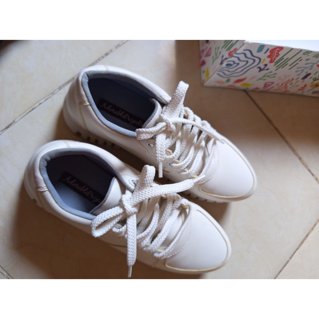 PRELOVED Sneakers / Sepatu Wanita Adorable Project Size 37