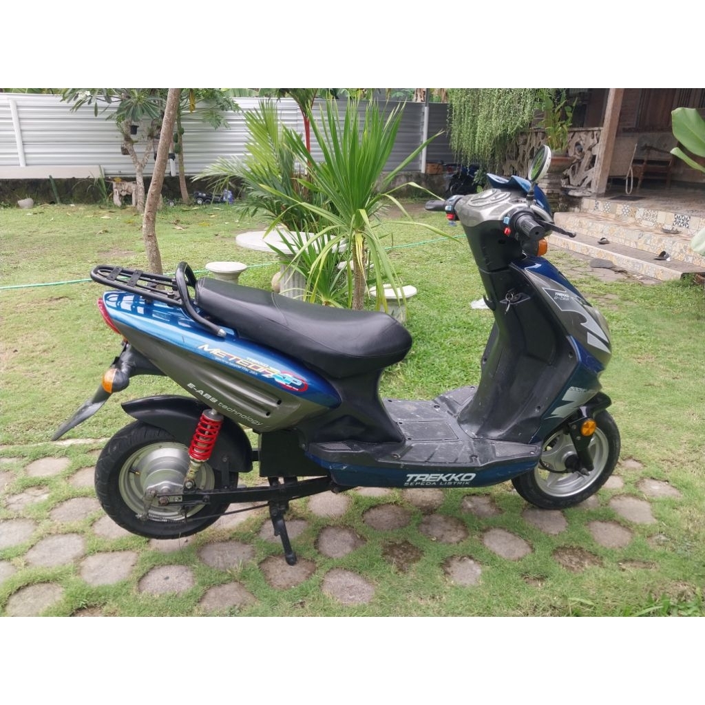 sepeda motor listrik bekas