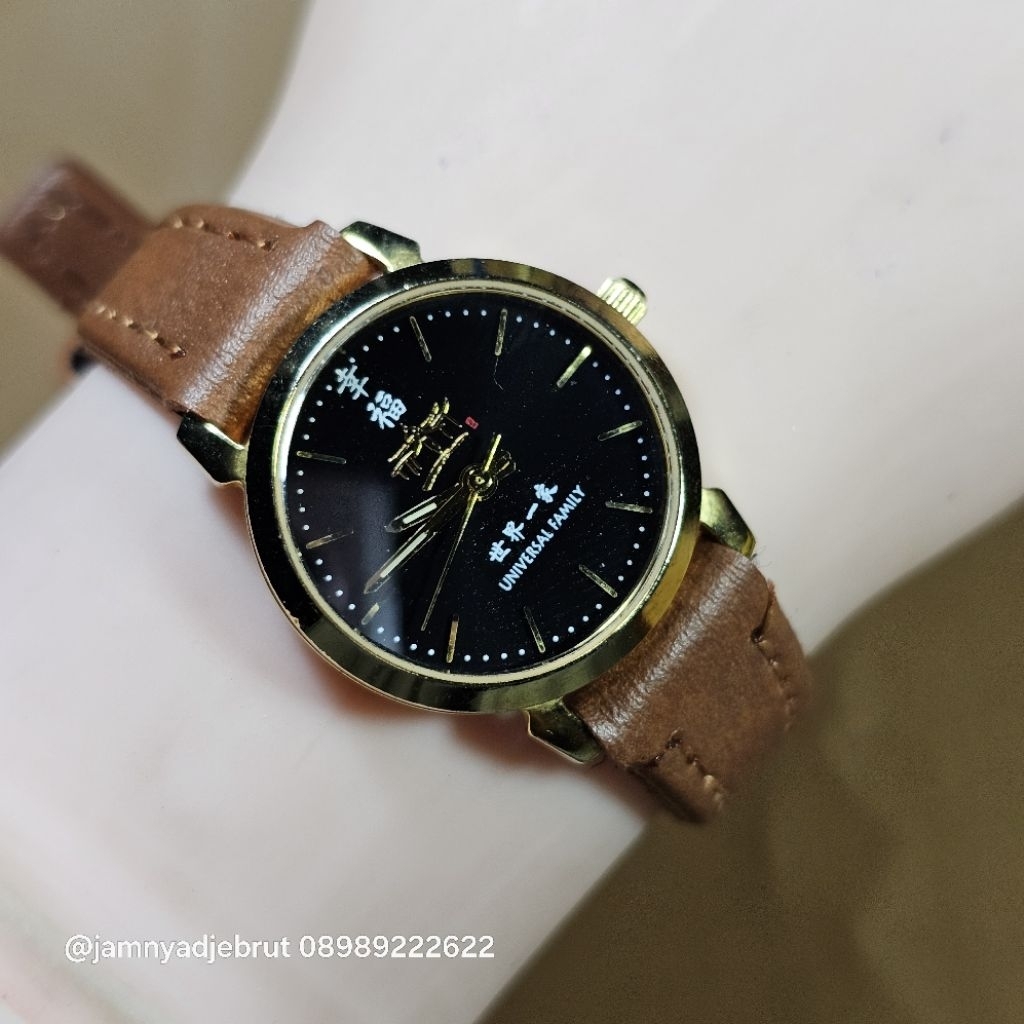 Jam Universal Family Sapphire Taiwan Gold Black Ladies Vintage Bekas