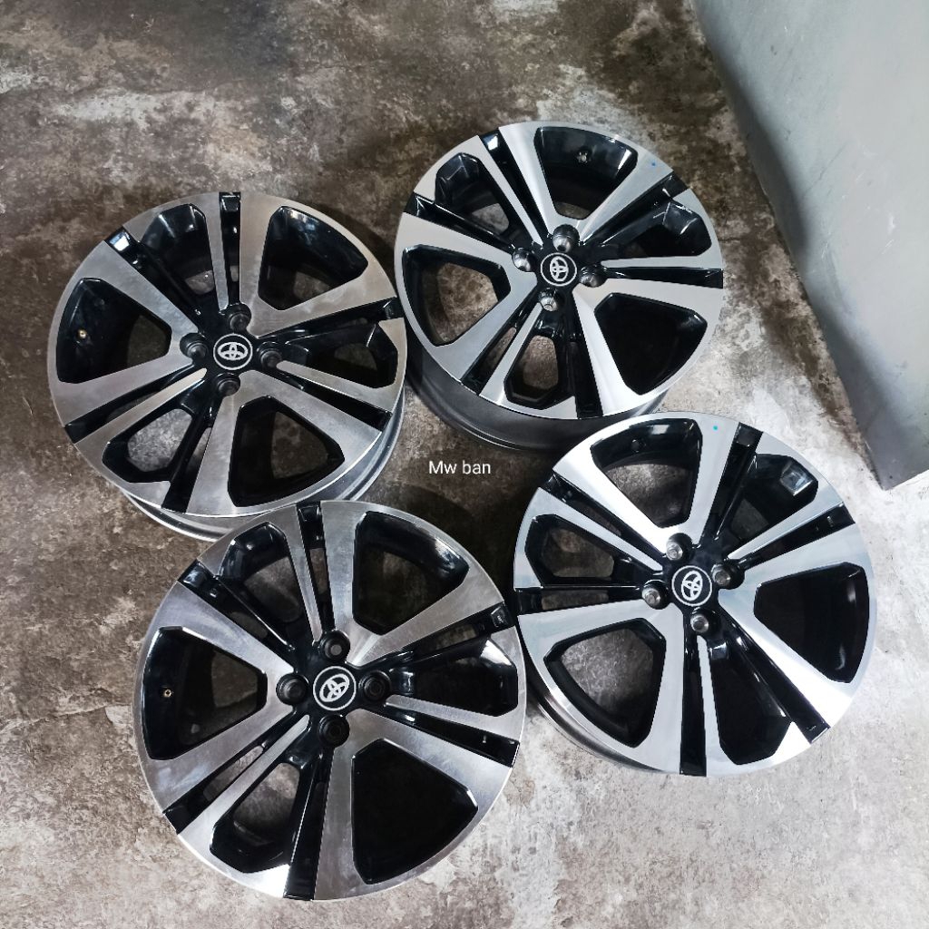 velg r17 pcd 4x100 Rocky