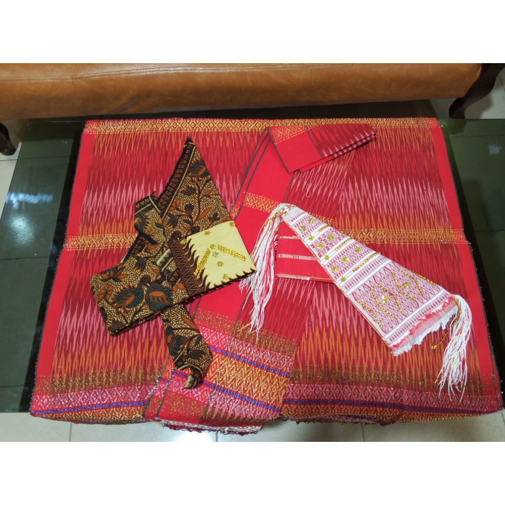 Ulos/Hiou Pengantin Simalungun.