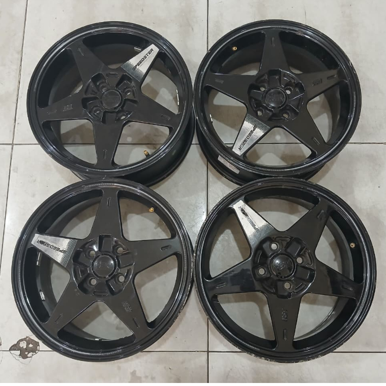 MENJUAL VELG RACING BEKAS KONDISI MASIH BAGUS R16X7 PCD 4X100 CCOK BUAT MAZDA2,VIOS,YARIS,KIA RIO,DL