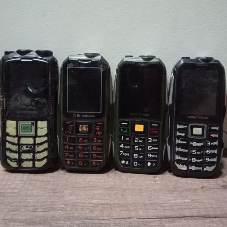 HP GUNUNG BRANDCODE B81 KONDISI MATI ADA BATERAI ,TIDAK ADA TUTUP BELAKANG BACA DISKRIPSI