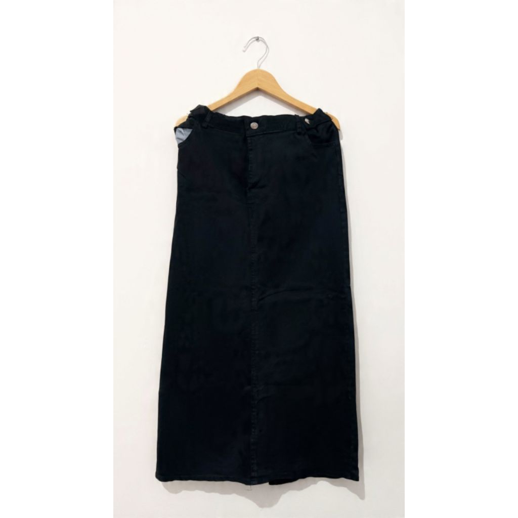 Theana rok jeans hitam panjang (Preloved)