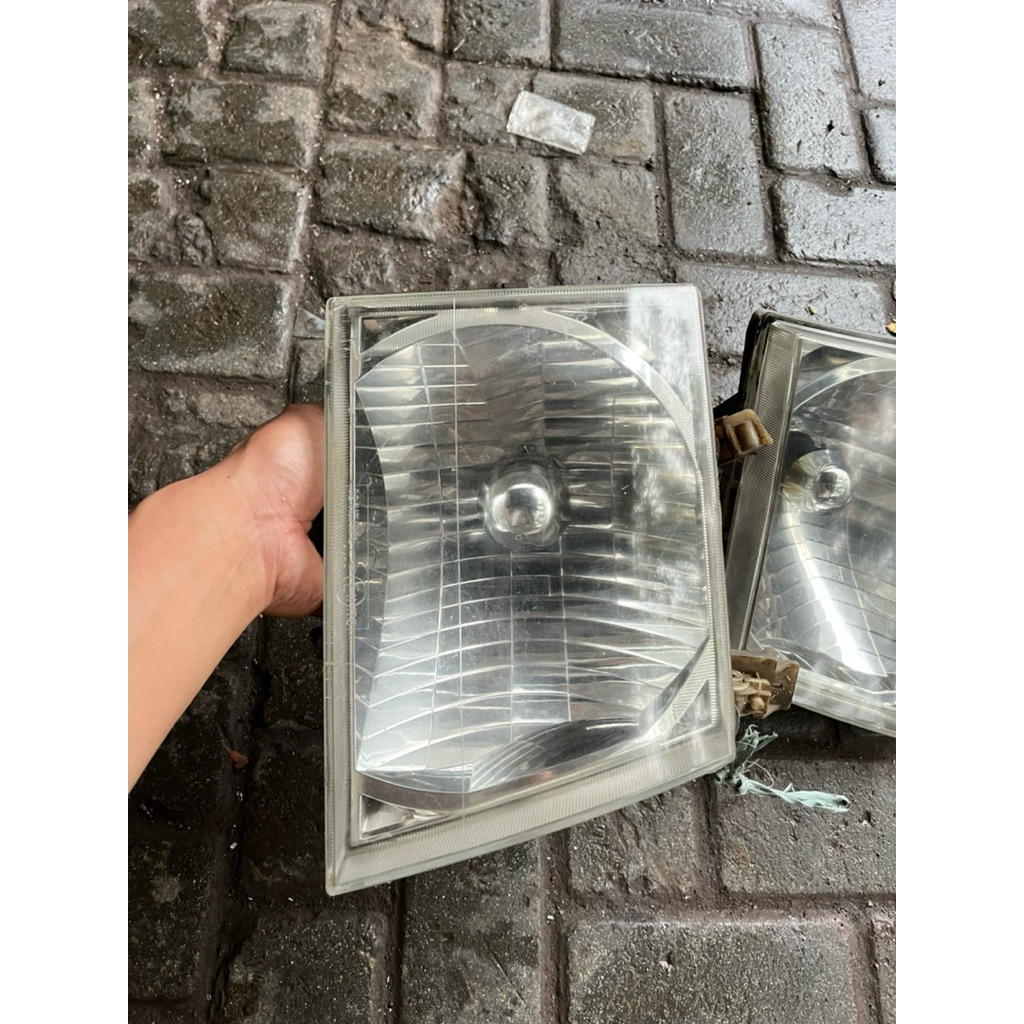 lampu depan ford ranger atau lampu depan ford ranger 2005 atau lampu depan ford everest atau headlam