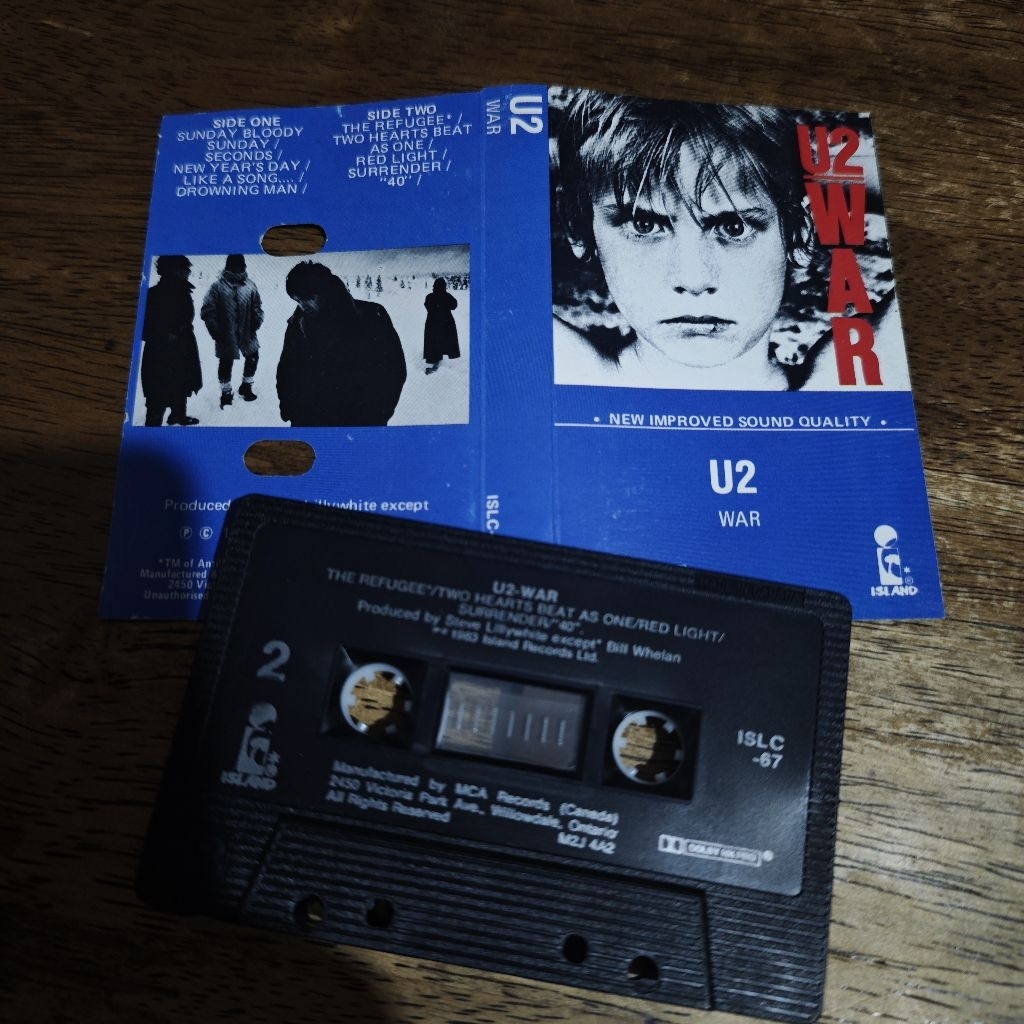 kaset import Canada : U2 album WAR