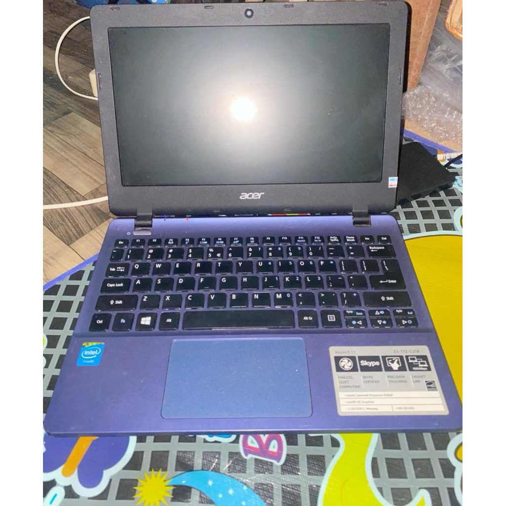 Laptop Acer Ram4/500Gb