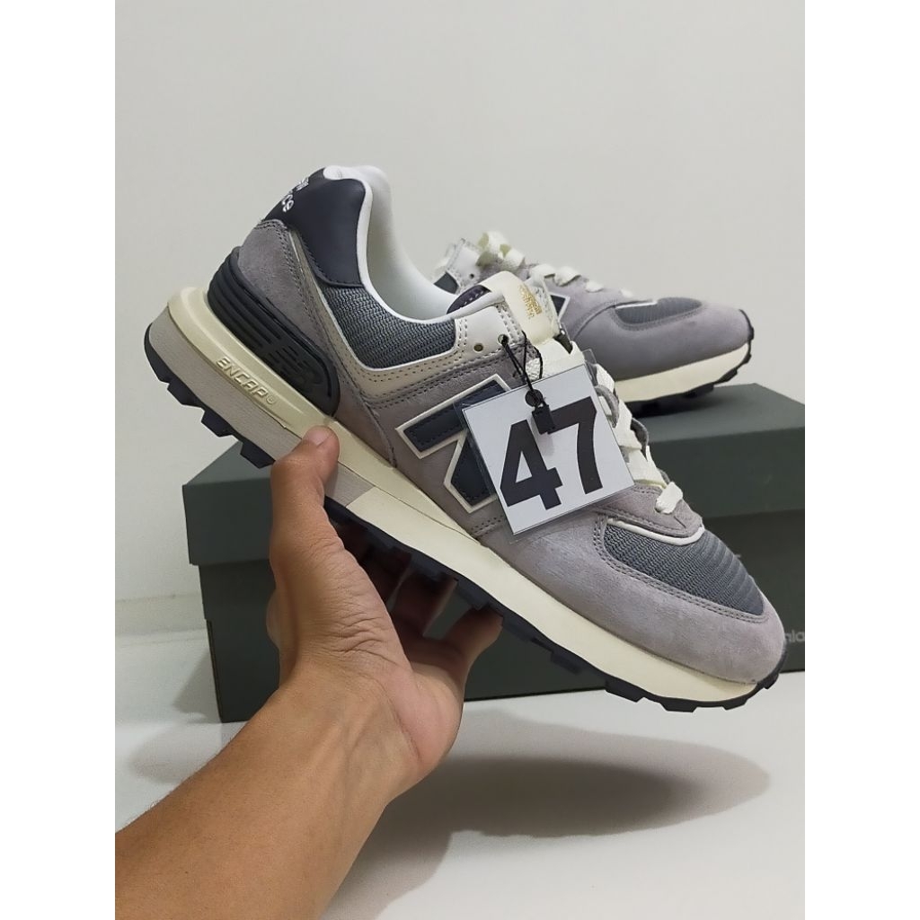 sepatu running pria etalase 47