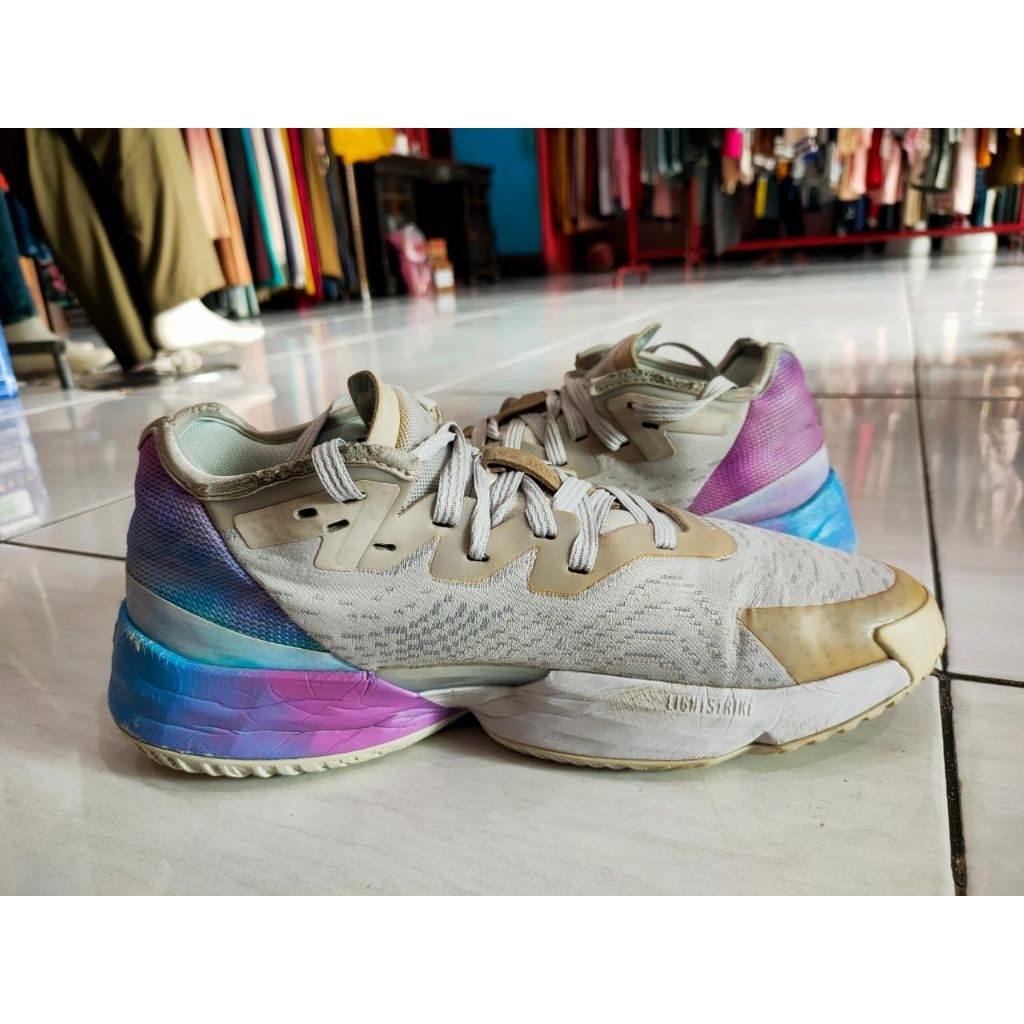 Sepatu Basket DON Issue 4 size 43