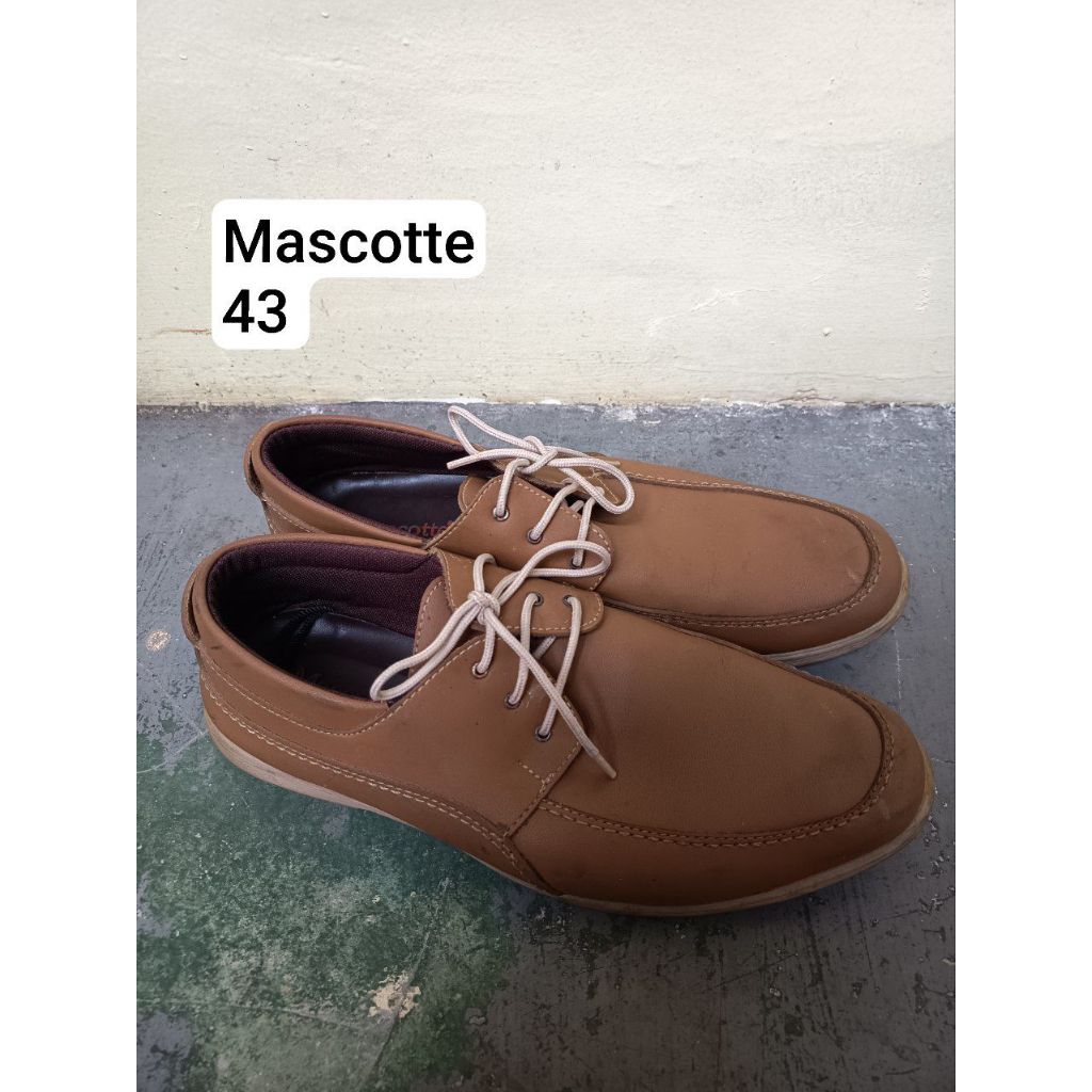 Mascotte Sepatu Pria formal kekinian preloved