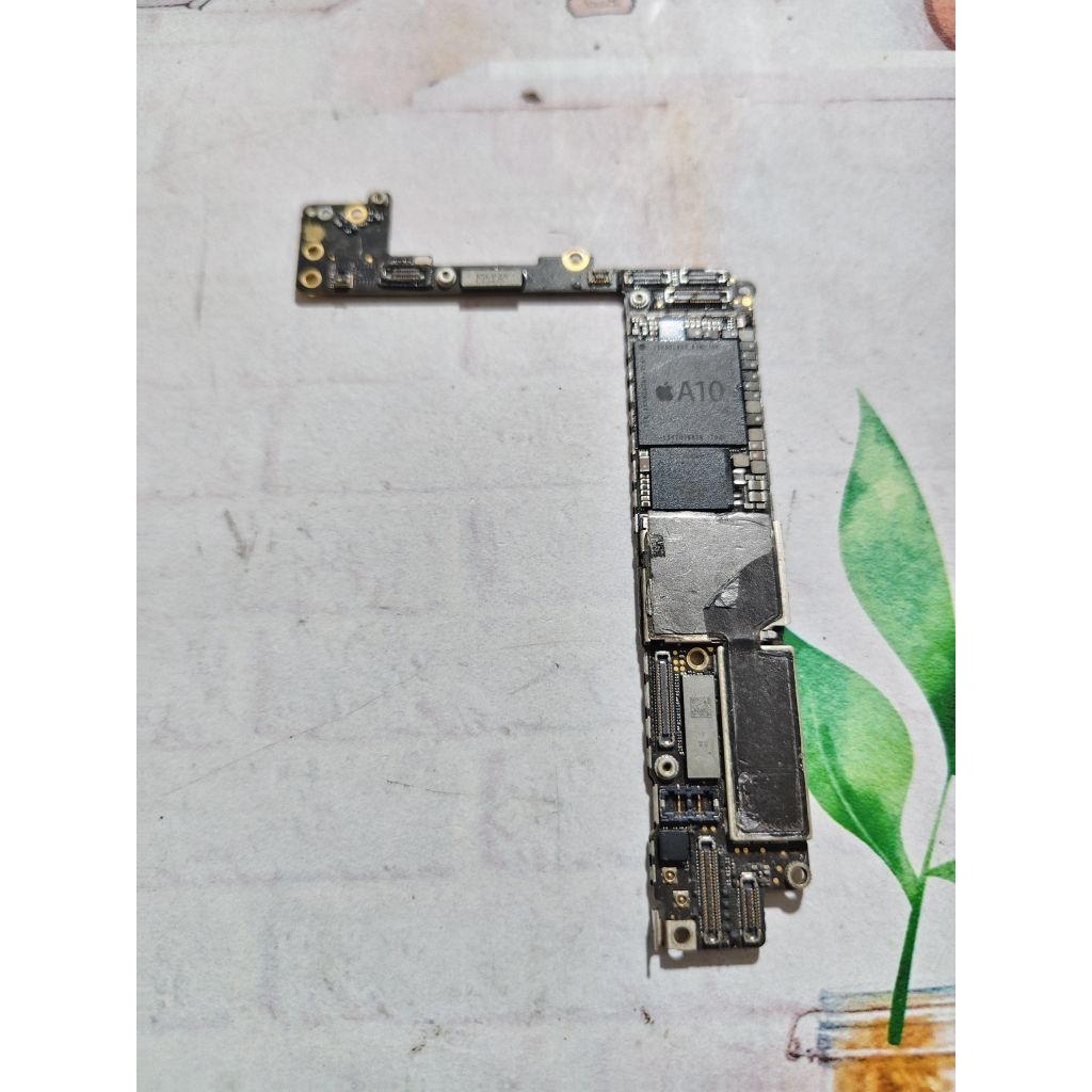 MESIN IPHONE 7 PLUS RAM 128 KONDISI MATI TOTAL