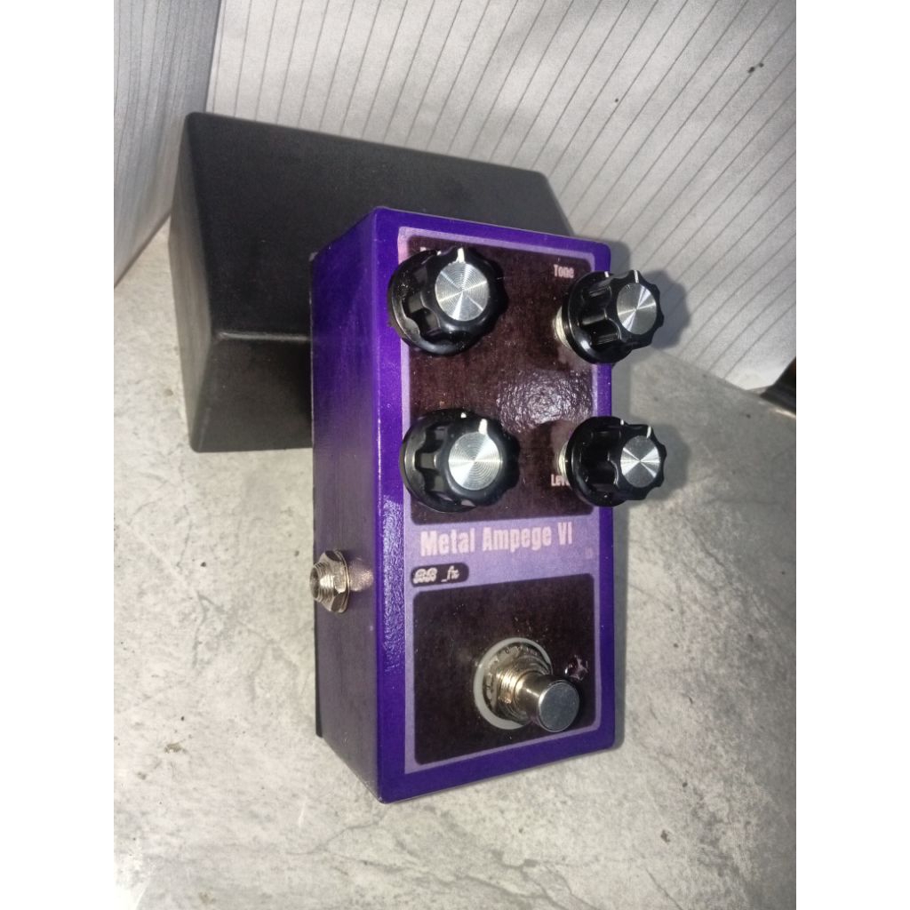EFEK GITAR DISTORSI METAL AMPEGE VI