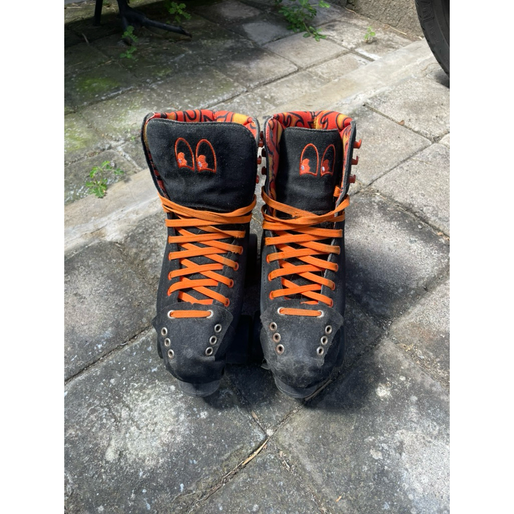 chuffed skate roller skate - sepatu roda