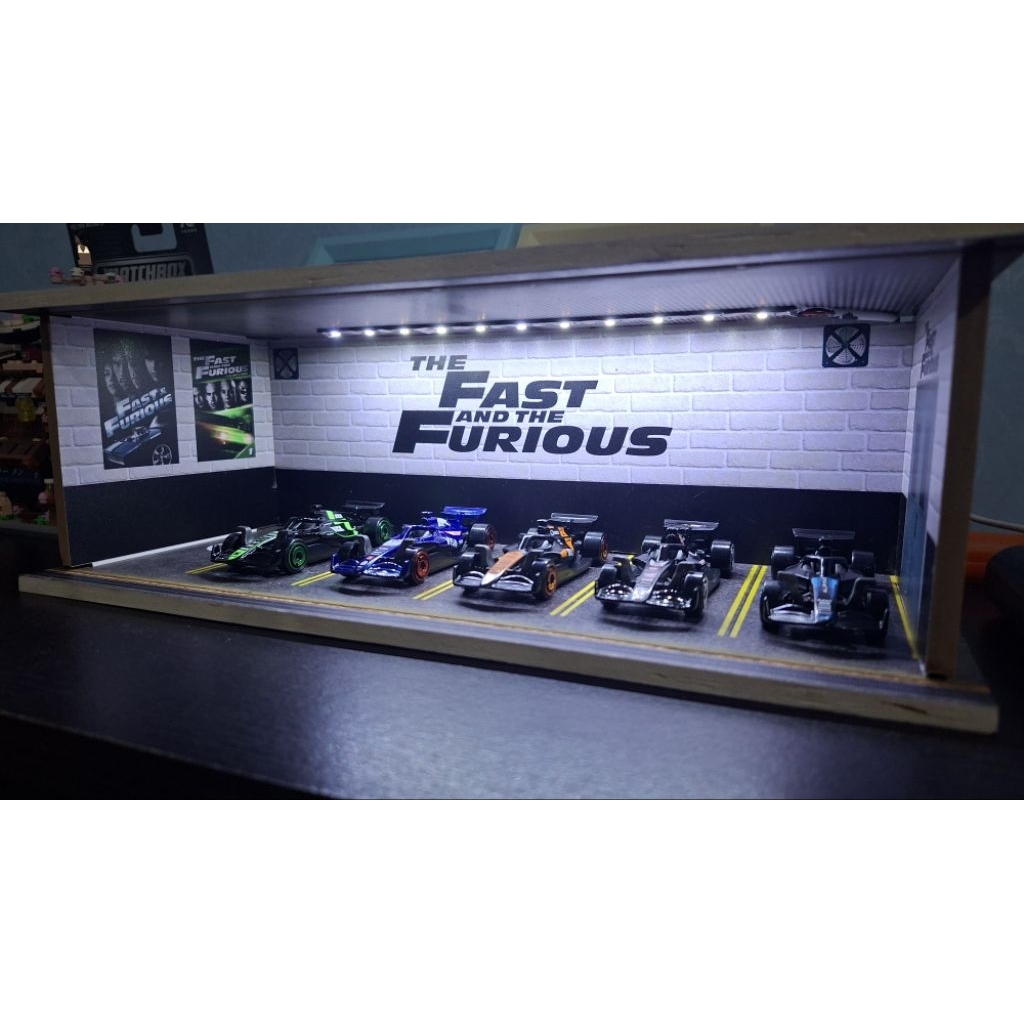Hot Wheels & Diorama