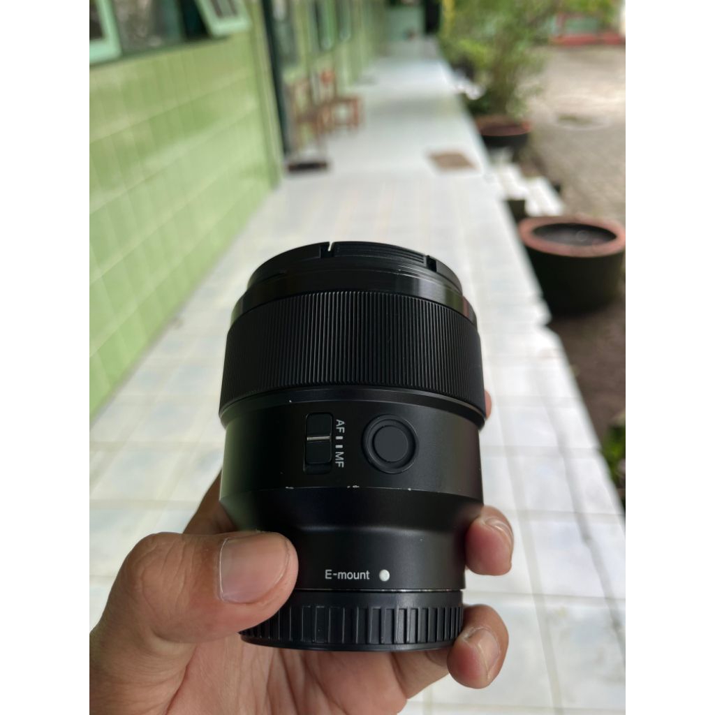 Lensa sony 85mm F1.8
