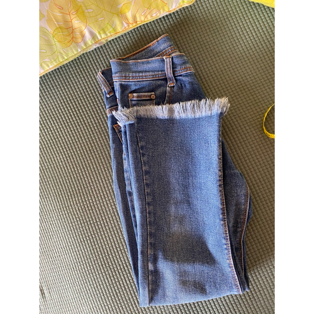 Celana jeans ujung rumbai/raw hem | Jeans cutbray rawis | Medium blue jeans