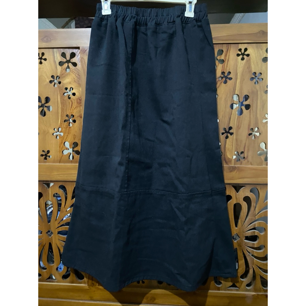 Preloved Rok Hitam
