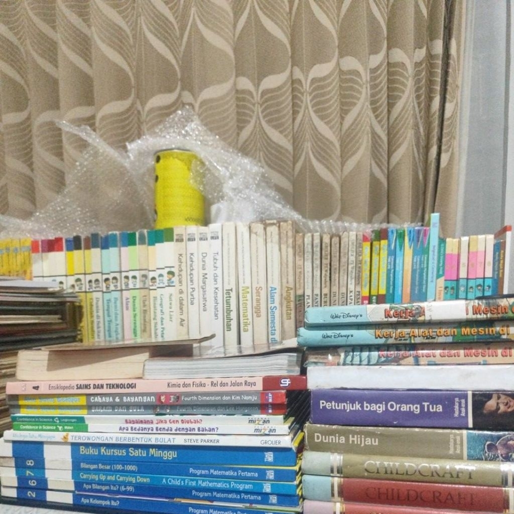aneka Ensiklopedia anak dan buku edukasi bekas