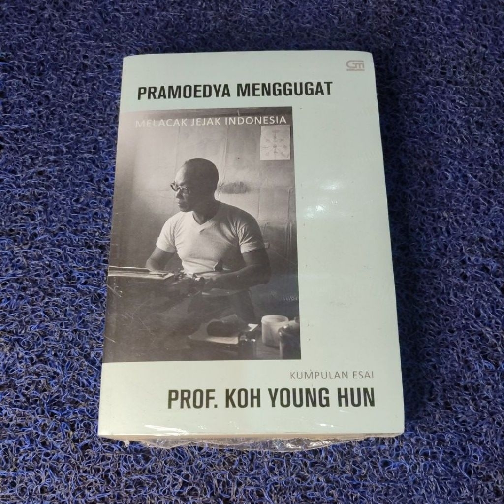 Pramoedya menggugat