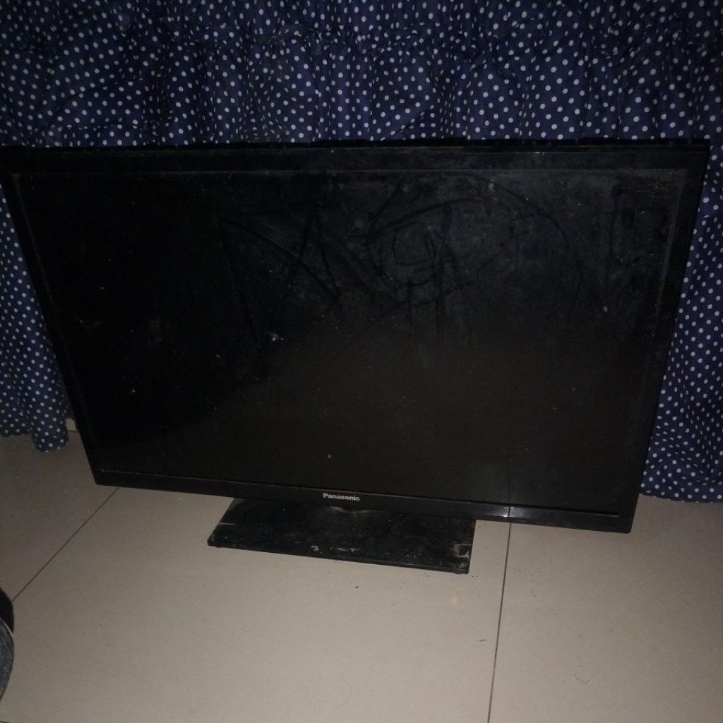 TV Panasonic 32" Rusak