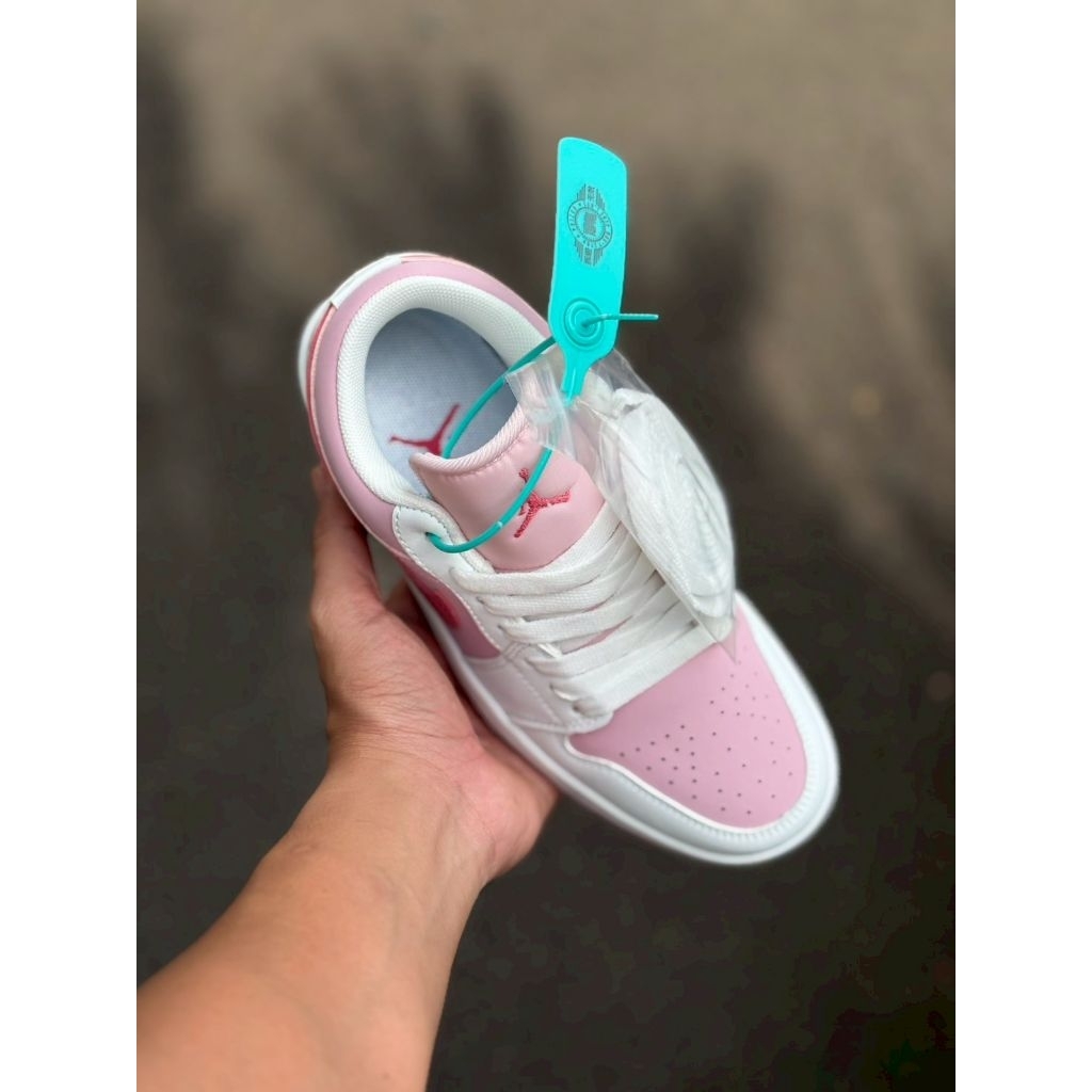 Sepatu Sn34kers AJ low pink white