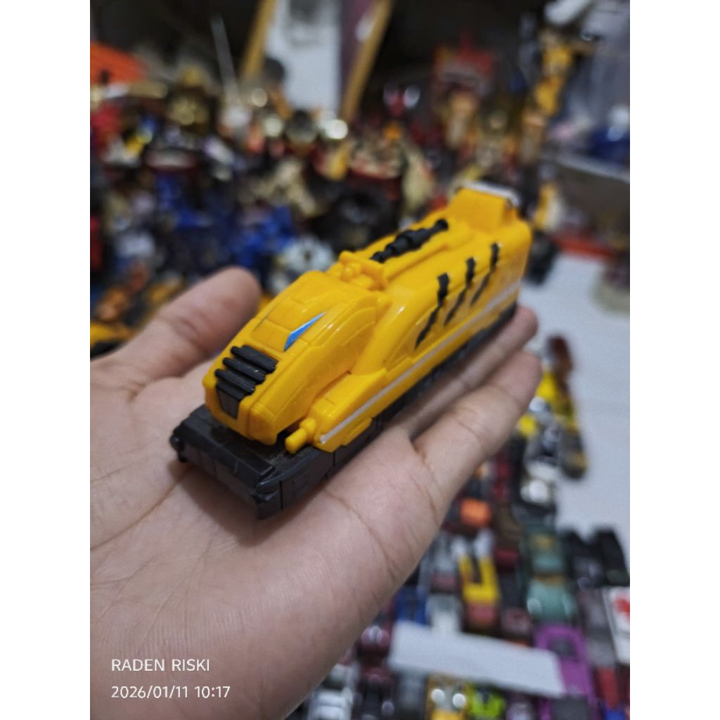 part megazord kereta bandai